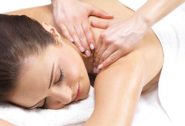 Massage de la zone du col