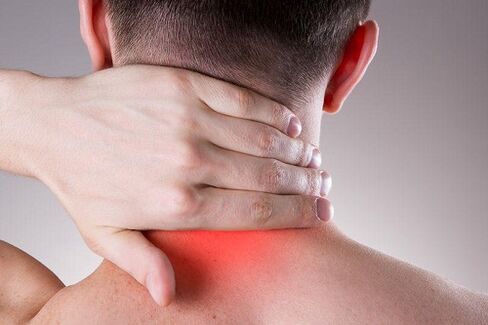 Douleur d'ostéochondrose dans le cou